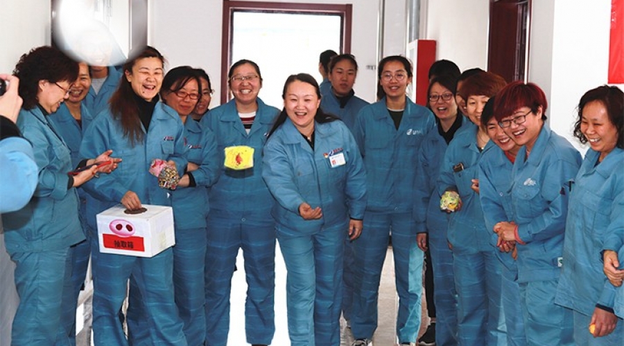 公司舉行女工“愛家、快樂、健康”三八節(jié)趣味運(yùn)動(dòng)會(huì)